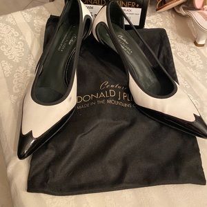 Donald pliner black and white pump